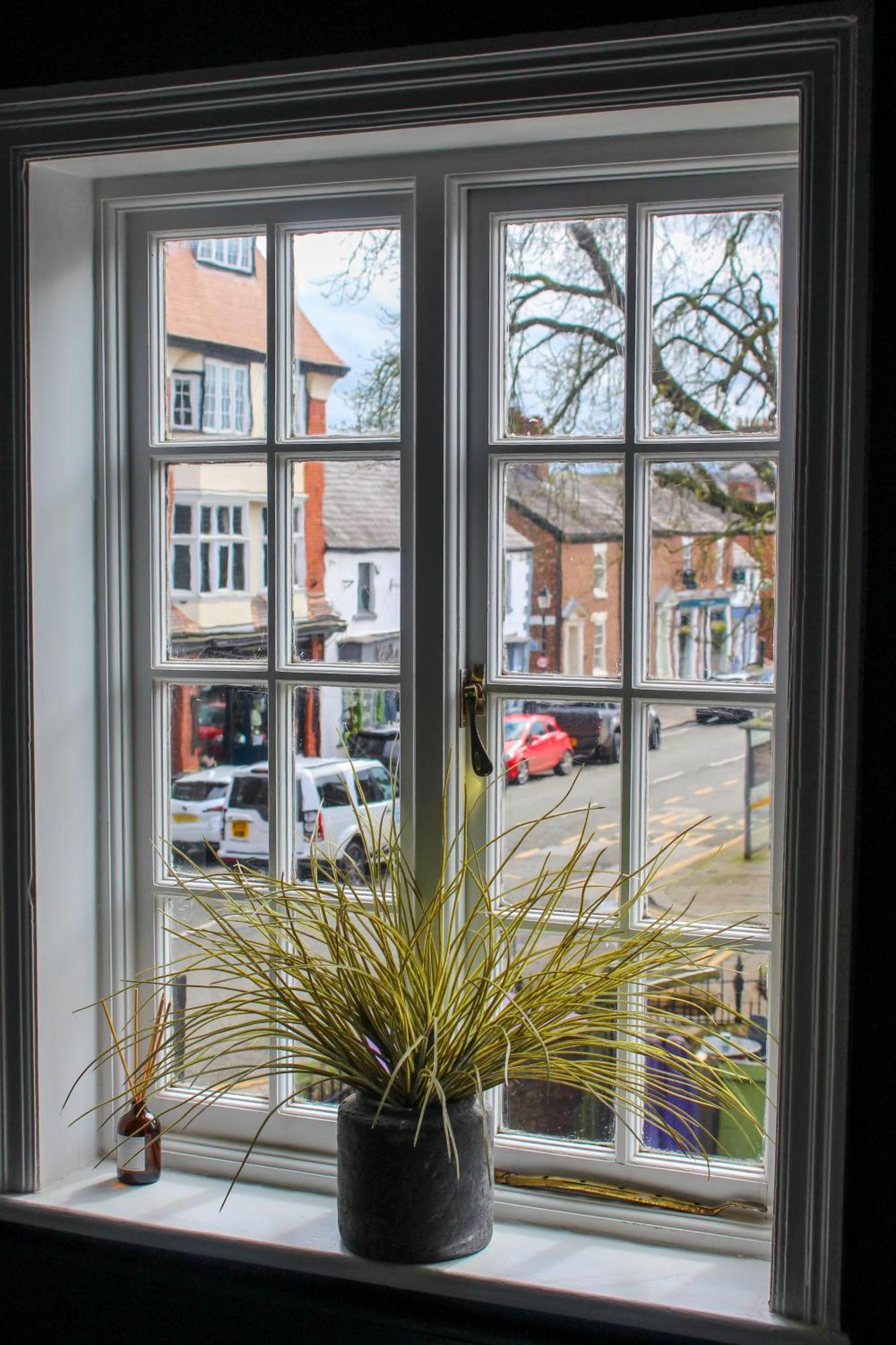 Stay On The High Street Tarporley Exteriör bild